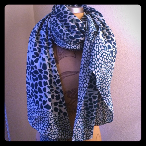 New blue leopard print scarf