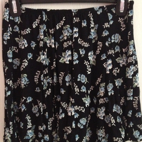 BRANDY MELVILLE RARE BLUE FLORAL SKIRT