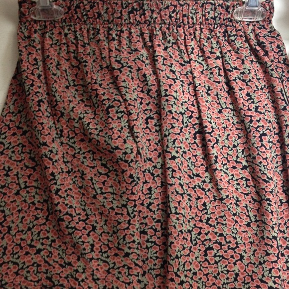 BRANDY MELVILLE RARE GLORAL RED SKIRT