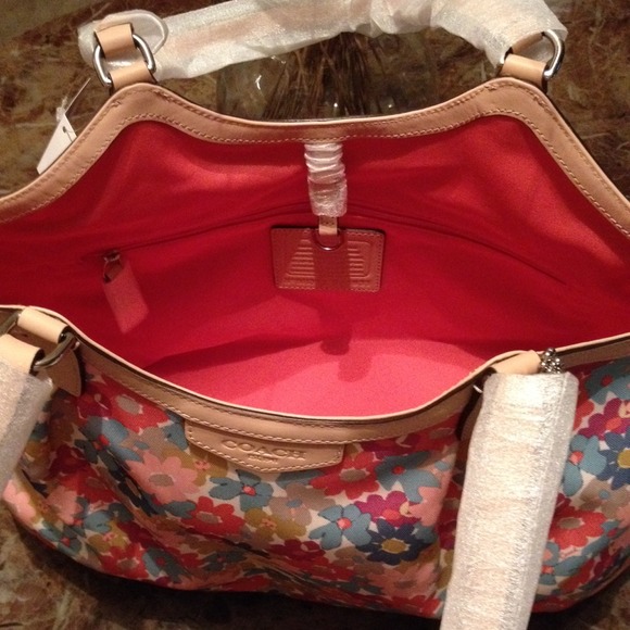 #102.  Signature Stripe Floral Print - Picture 3 of 4