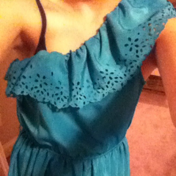 One shoulder dress - Picture 2 of 3