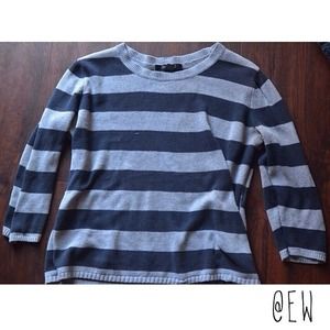 *SOLD* Stripped grey sweater