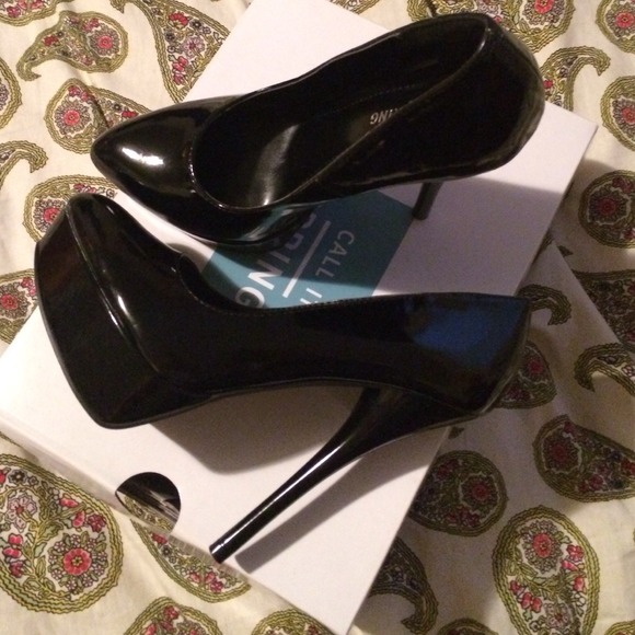 Black sexy platform 5 inch heels by Call it Spring