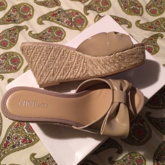 Nine & Co dark beige