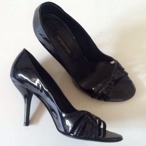 Like new Sergio Rossi classic heels (made in Italy Like new Sergio Rossi classic heels (made in Italy