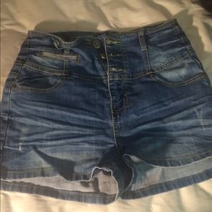 Blue denim high waisted shorts!