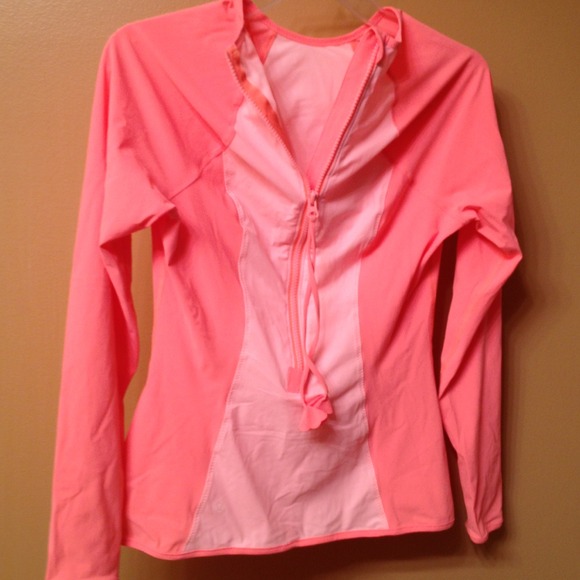 Lululemon neon peach rash guard half zip size 8