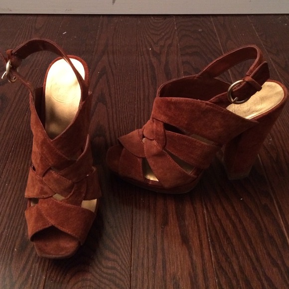 Jessica Simpson tan suede heels 5.5 - Picture 1 of 3