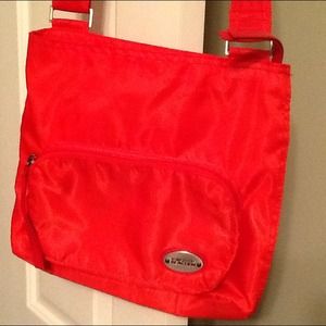 Kenneth Cole cross body purse