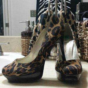 GUESS Like new heels