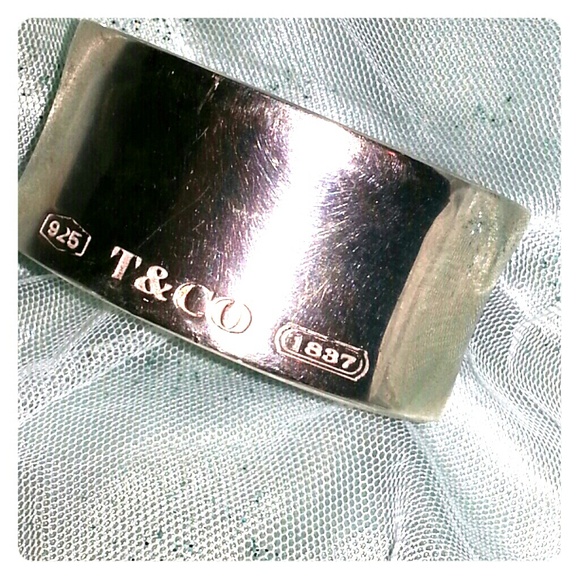 *price reduced!* Authentic Tiffany and Co. cuff