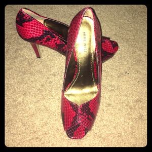 8M Nine West Heels