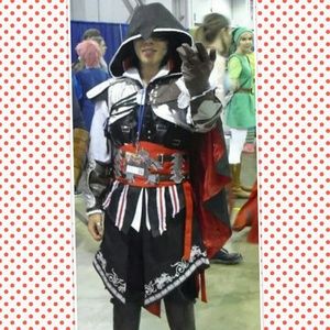 ANIMEAssassins creed costume ( shoes not included)
