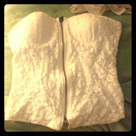 Corset - Picture 1 of 1