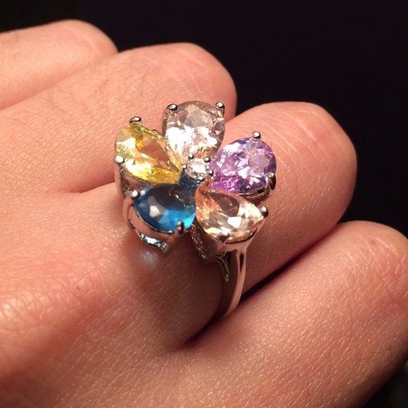 Flower ring - Picture 4 of 4