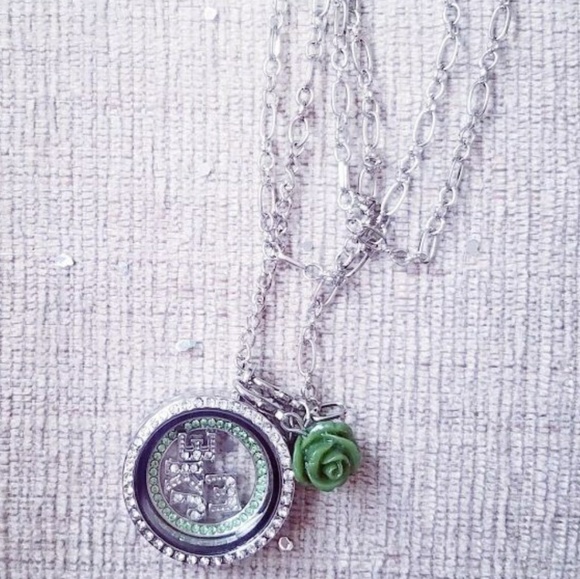 Custom locket w/initials. - Picture 3 of 3
