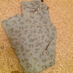 Light blue denim with skulls