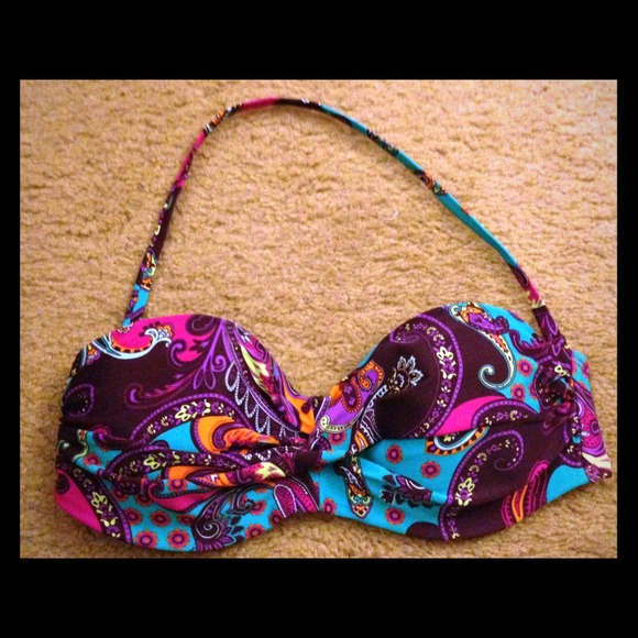 ✌️NWOT bikini top