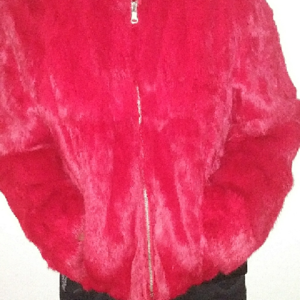 Red Hot Fur - Picture 4 of 4