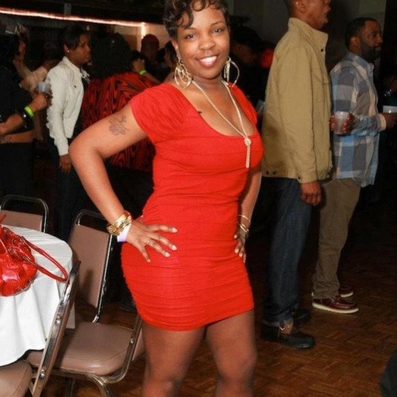 Dress - Picture 3 of 3