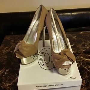 Brand New Never Worn Steve Madden Pumps