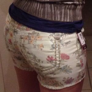 Off white Miss Me cut off shorts w pastel flowers