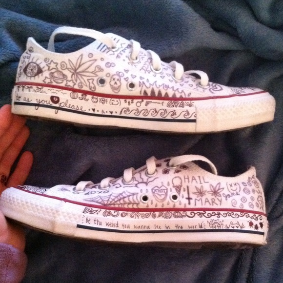 converse - Picture 2 of 4