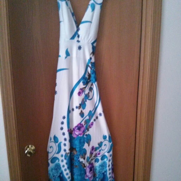 White Floral Maxi Dress. Great for the summer.