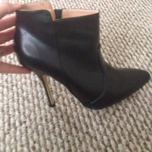 Cute black booties!