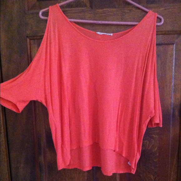 cut out shoulder shirt