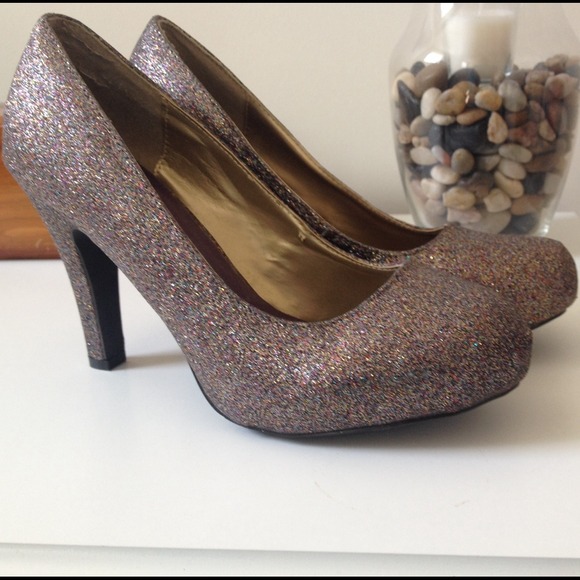 Steve Madden glitter pumps sz 8.5 REDUCED