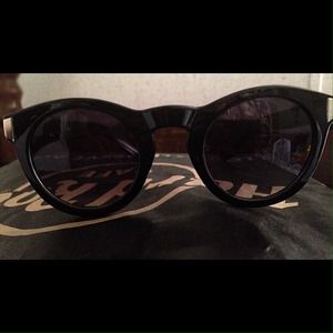 ⚡️NWOT⚡️Black Hard Plastic Shades 😎