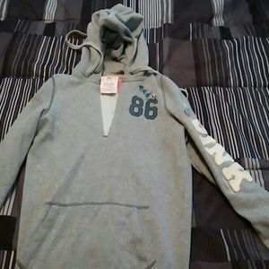 Vs hoody size small . Justbdont like how it fits