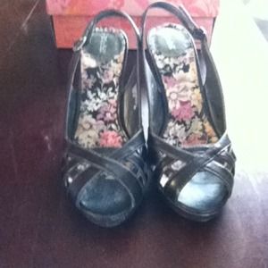 Size: 10 Brand: Mudd Style: Donovan black