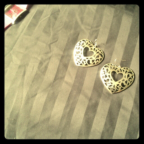 Silvertone heart earrings