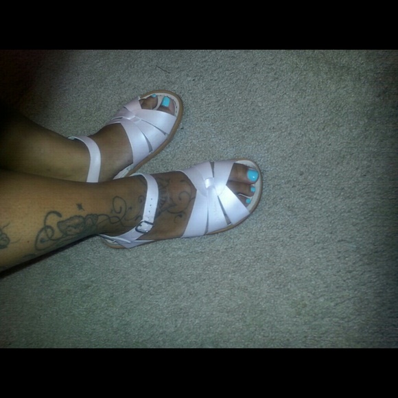 SOLD* Salt Water Sandals