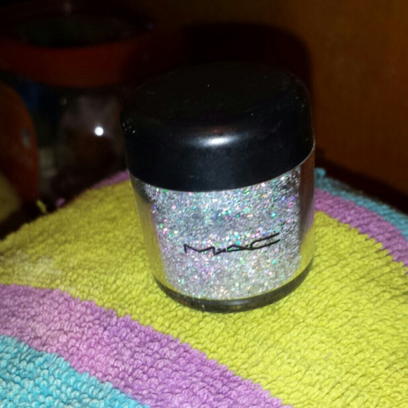 M.A.C. Silver Pure Glitter