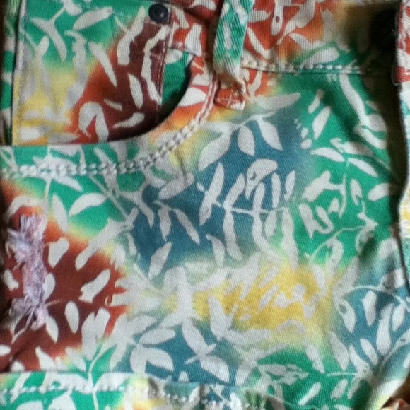 ✨Colorful shorts ✨ - Picture 2 of 3