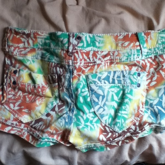 ✨Colorful shorts ✨ - Picture 3 of 3
