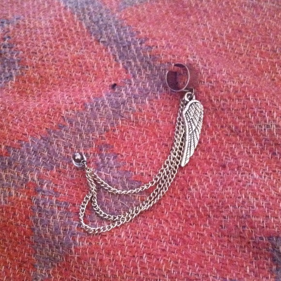Feather cuff