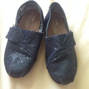 Girls black Toms