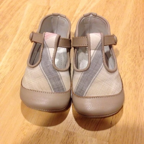Baby burberry size 21