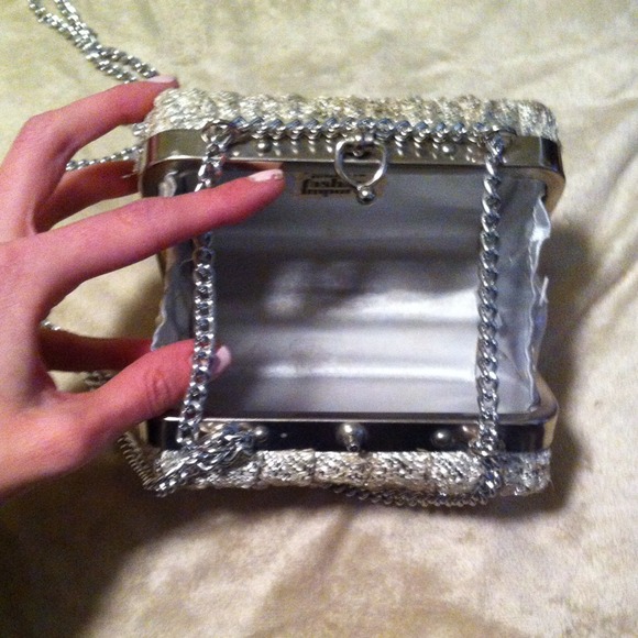 Vintage Bags - Stunning Vintage silver crossbody Vintage Bags - Stunning Vintage silver crossbody