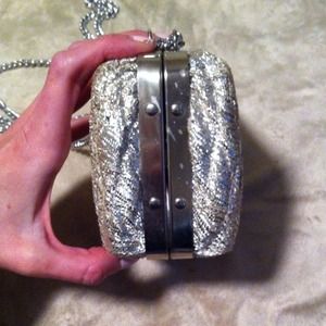 Vintage Bags - Stunning Vintage silver crossbody Vintage Bags - Stunning Vintage silver crossbody