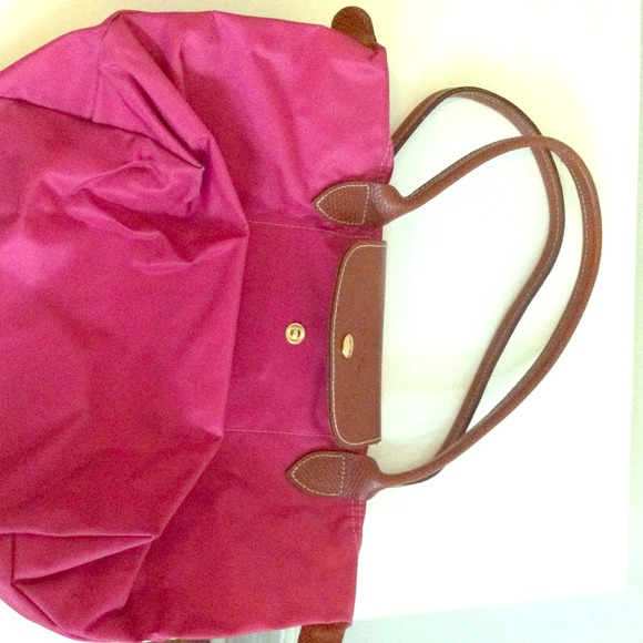 Longchamp Le Pilage Medium Tote (Raspberry)