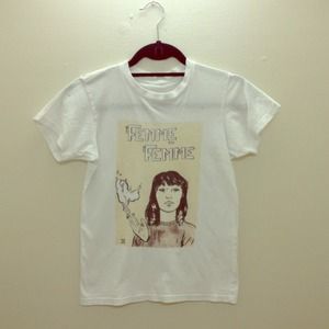 Cigarette Smoke Girl T-shirt - Super Soft - Femme