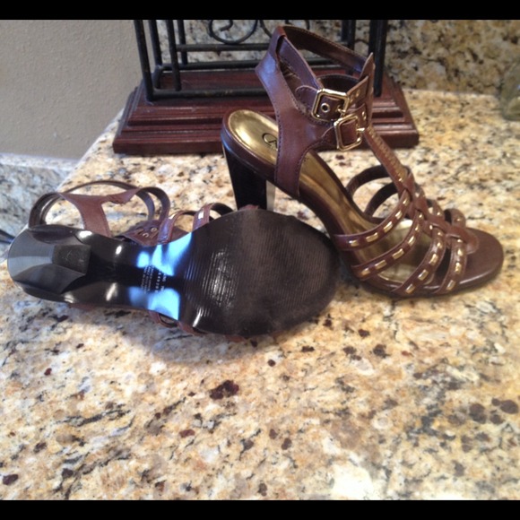 SOLDπ₯HOST PICKπ₯ Carlos Santana Sandals - Picture 3 of 4