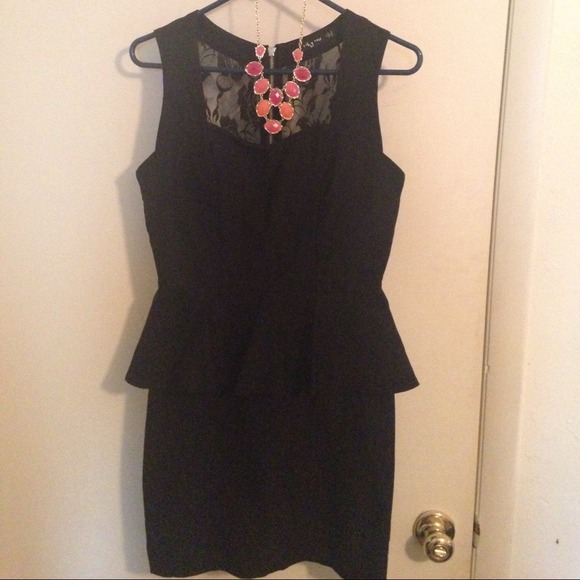 New black peplum dress 💕🚫bundled 🚫 - Picture 2 of 4
