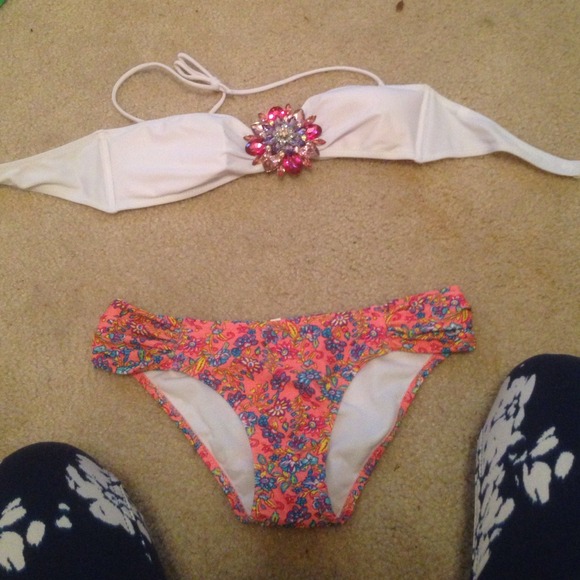 Pink floral jeweled crystal bikini set!