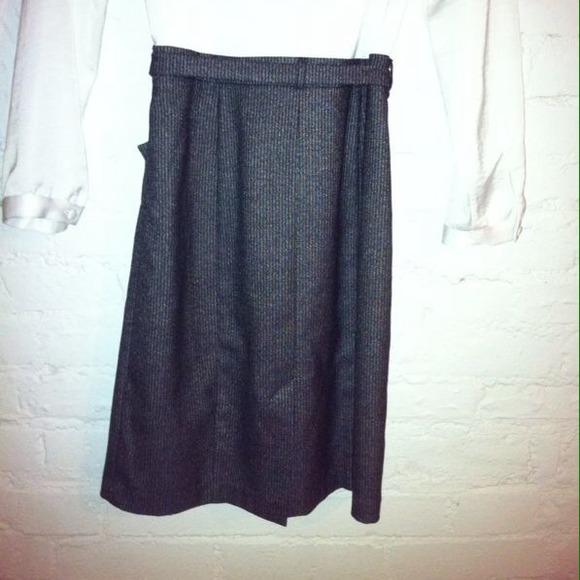 Chic Benetton Double-Look Dress - Picture 3 of 4